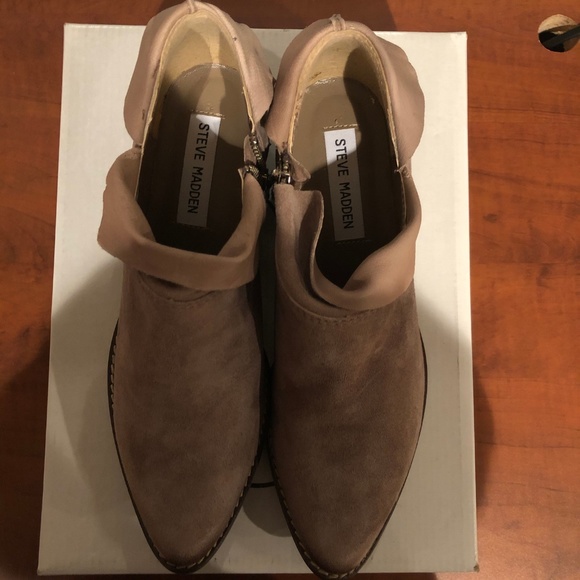 Steve Madden Women's Phoenix Ankle Bootie - Picture 5 of 8